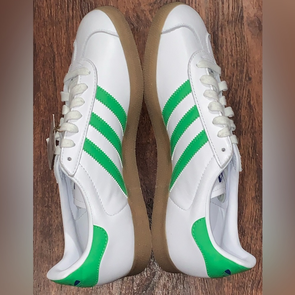 Adidas men size 10.5 - Picture 12 of 16